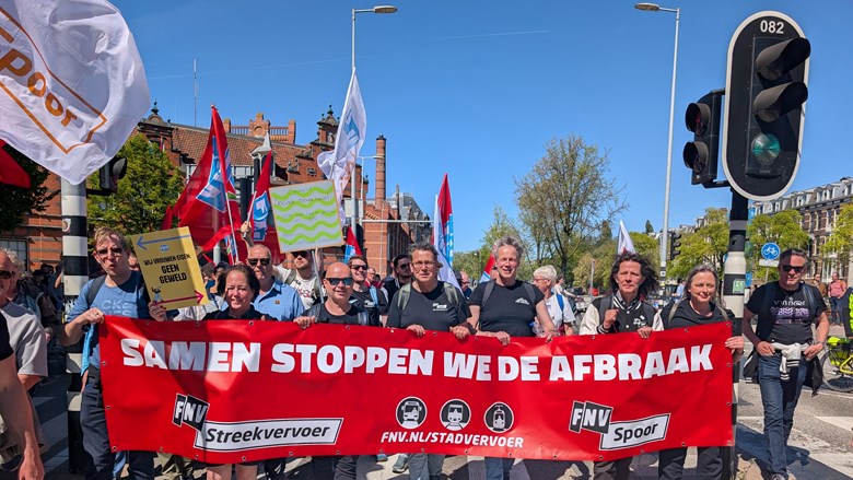 24-uursstaking OV en railsector: samen in actie tegen afbraak sociale zekerheid. Op 9 september 2026 staan het OV en de railsector samen stil.