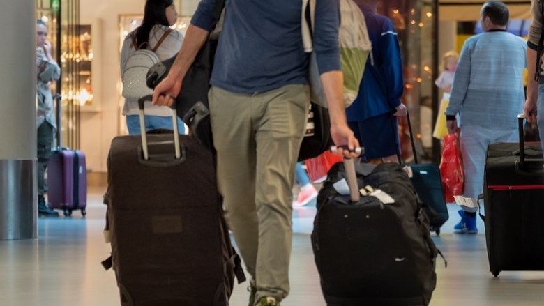 FNV stelt ultimatum aan winkeleigenaren Schiphol