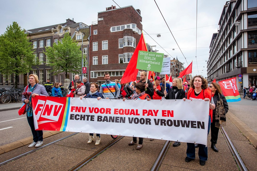 Gelijke Kleding Voor Man En Vrouw