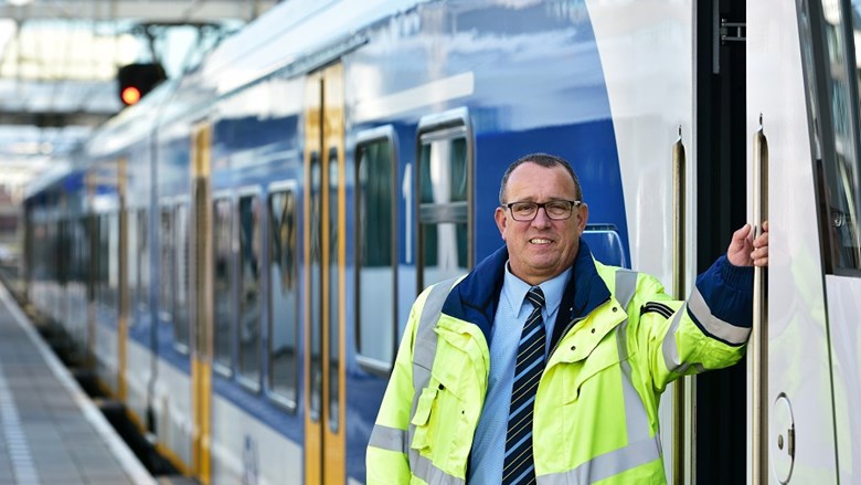 Bonus NS sympathiek, maar structurele loonsverhoging belangrijker