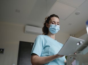 Ziekenhuizen moeten meer doen tegen agressie