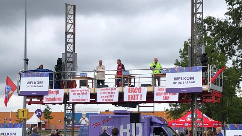 Bij de drive-in ledenbijeenkomst stemden FNV leden werkzaam bij Tata Steel in met eisen van FNV Metaal
