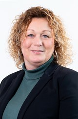portret Shirley Harms