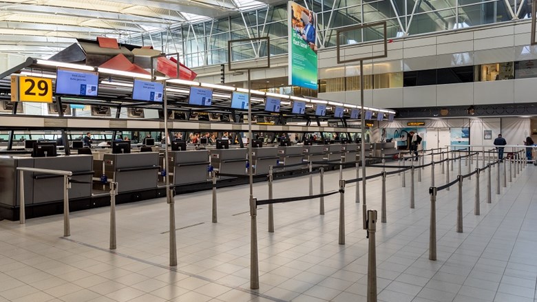 FNV wil onderzoek naar aantal besmettingen Schipholpersoneel