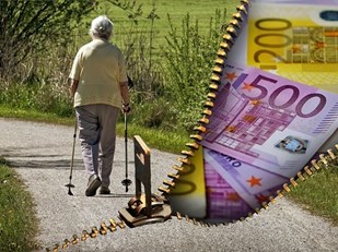 oudere met rollator