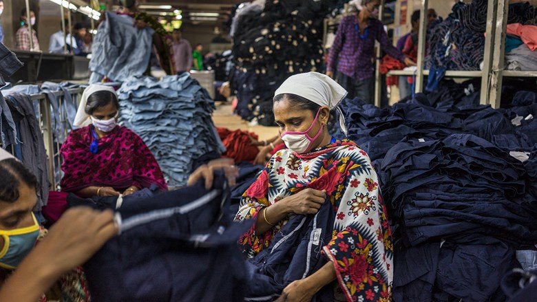 Textile worker during the COVID-19 pandemic