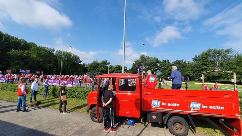 Kantoorpersoneel in actie bij Tata Steel