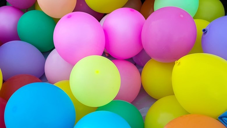 FNV: actie met ballonnen bij Etos