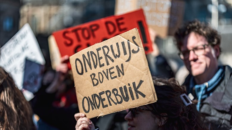 FNV kritisch op bezuinigingen onderwijs