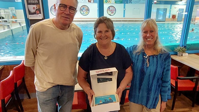 Taart geven Zwembaden