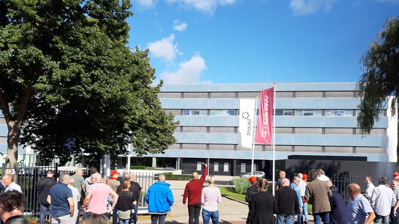 De medewerkers van Wehkamp staken door