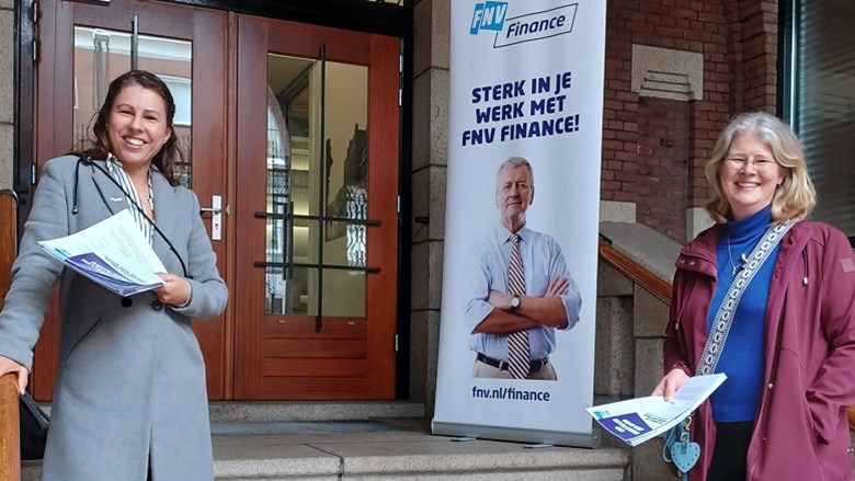 Geef je mening over het loonbod van de ABN AMRO